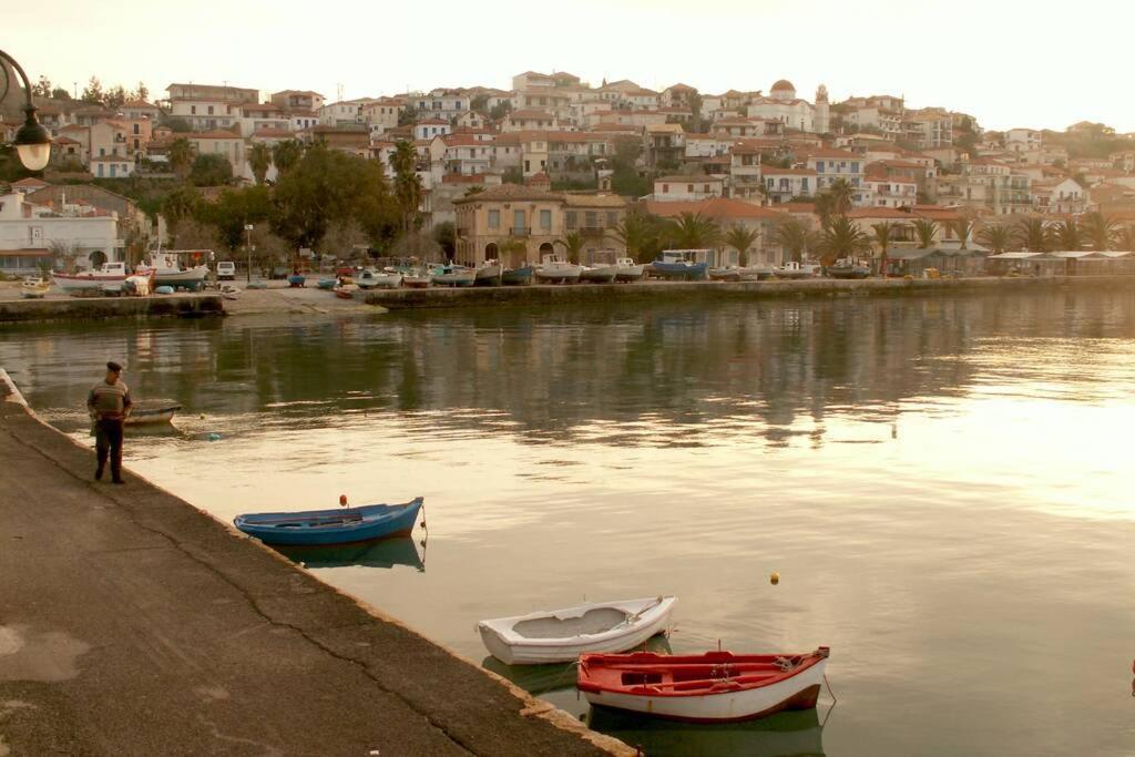 Ueber Den Daechern Von Koroni Esterno foto